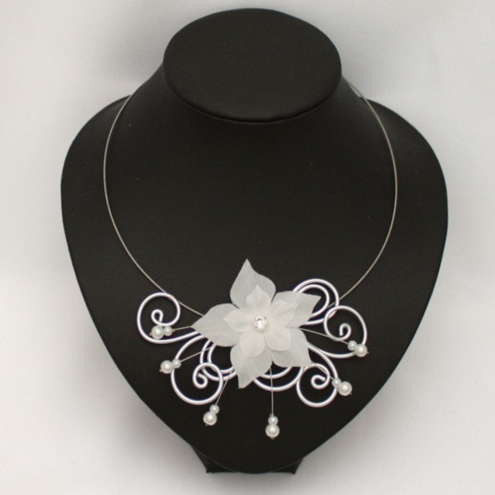 Collier mariage blanc et fleur