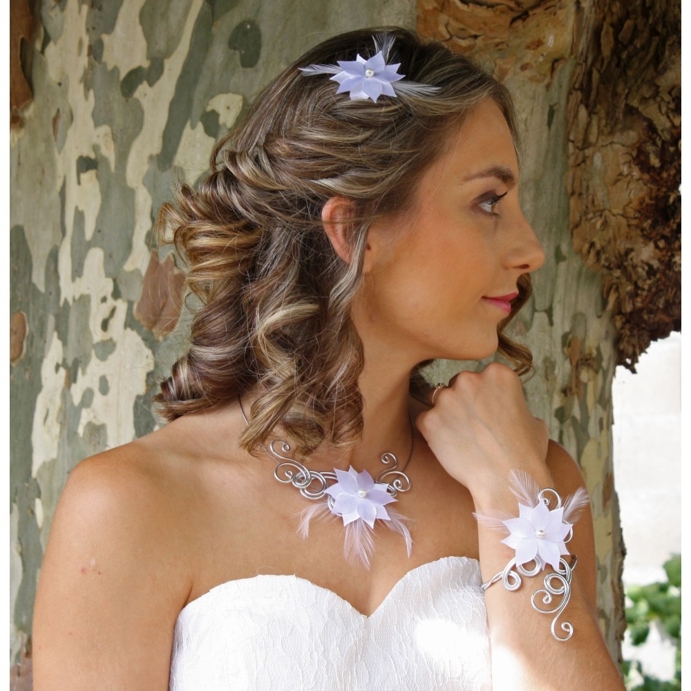 Collier mariage blanc fleur plumes Collier mariage blanc fleur plumes