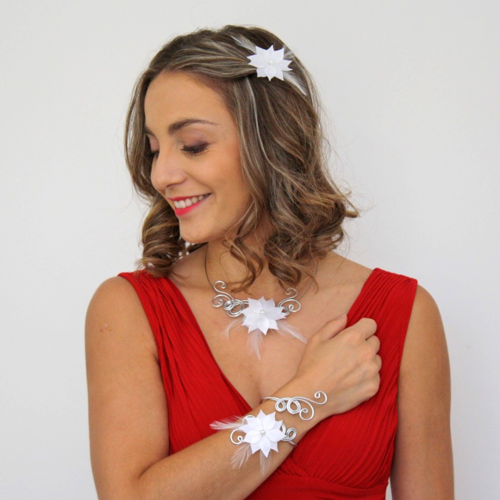 Collier mariage blanc fleur plumes