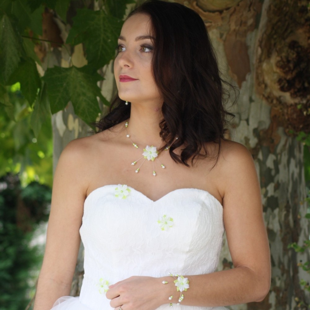 Collier mariage fleur blanc vert anis