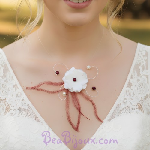 Collier mariage fleur plumes ivoire clair bordeaux