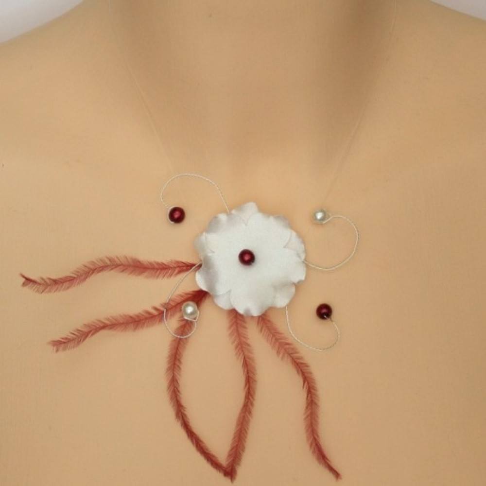 Collier mariage fleur plumes ivoire clair bordeaux