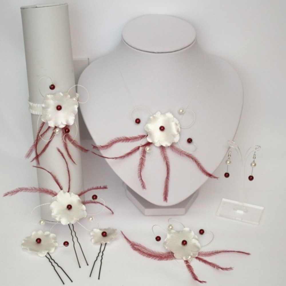 Collier mariage fleur plumes ivoire clair bordeaux