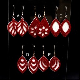 Boucles d'oreilles simili cuir pailleté rouge blanc irisé  BOS1006A