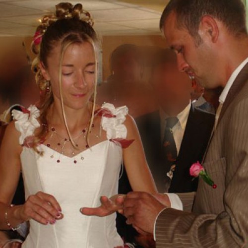 Bijoux de mariage ivoire bordeaux de Laure et Raphaël 