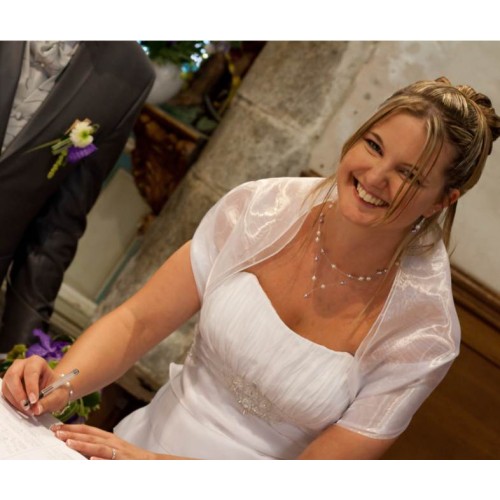 Bijoux de mariage blanc et parme de Blandine