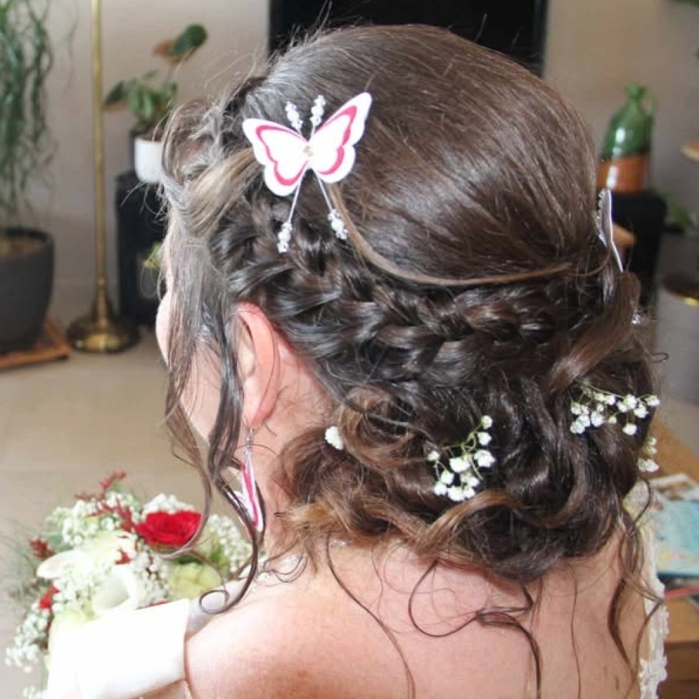 Parure de Mariage "Papillon" : L'Harmonie du Blanc et du Rouge Parure de Mariage "Papillon" : L'Harmonie du Blanc et du Rouge