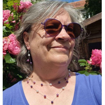 Parure de bijoux personnalisés en violet et parme pour Pascale